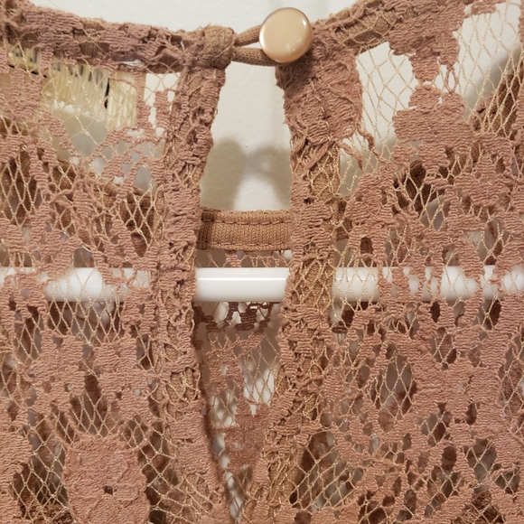 ❤ Beautiful Lace Blouse - Picture 6 of 6